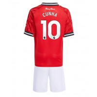 Manchester United Matheus Cunha #10 Replika babykläder Hemmaställ Barn 2025-26 Kortärmad (+ korta byxor)